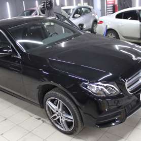 Шумоизоляция штатных локеров Mercedes  E-klasse