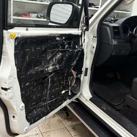 Шумоизоляция дверей Mitsubishi Pajero 4