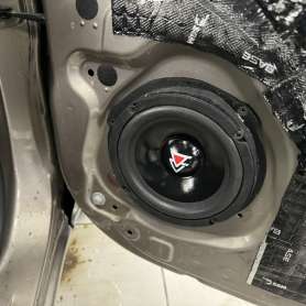 Установка автозвука в Nissan Tiida