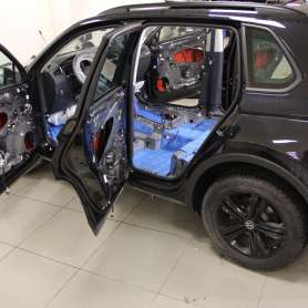 Процесс шумоизоляции Volkswagen Tiguan