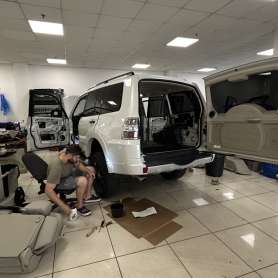 Шумоизоляция салона Mitsubishi Pajero 4
