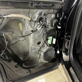 Шумоизоляция дверей в Geely