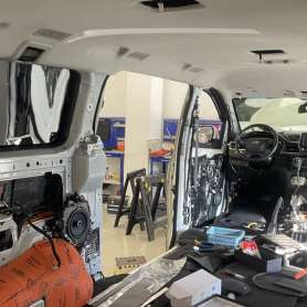 Сабвуфер и акустика в Hyundai Starex