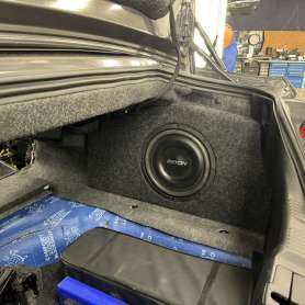 Установка сабвуфера в Ford Mustang