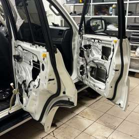 Шумоизоляция дверей Mitsubishi Pajero 4
