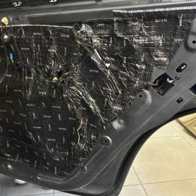Акустическая шумоизоляция дверей BMW X5