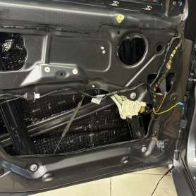 Акустическая шумоизоляция дверей BMW X5